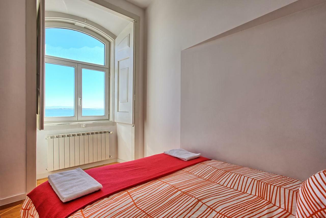 Cais Santarem Tagus River Apartment